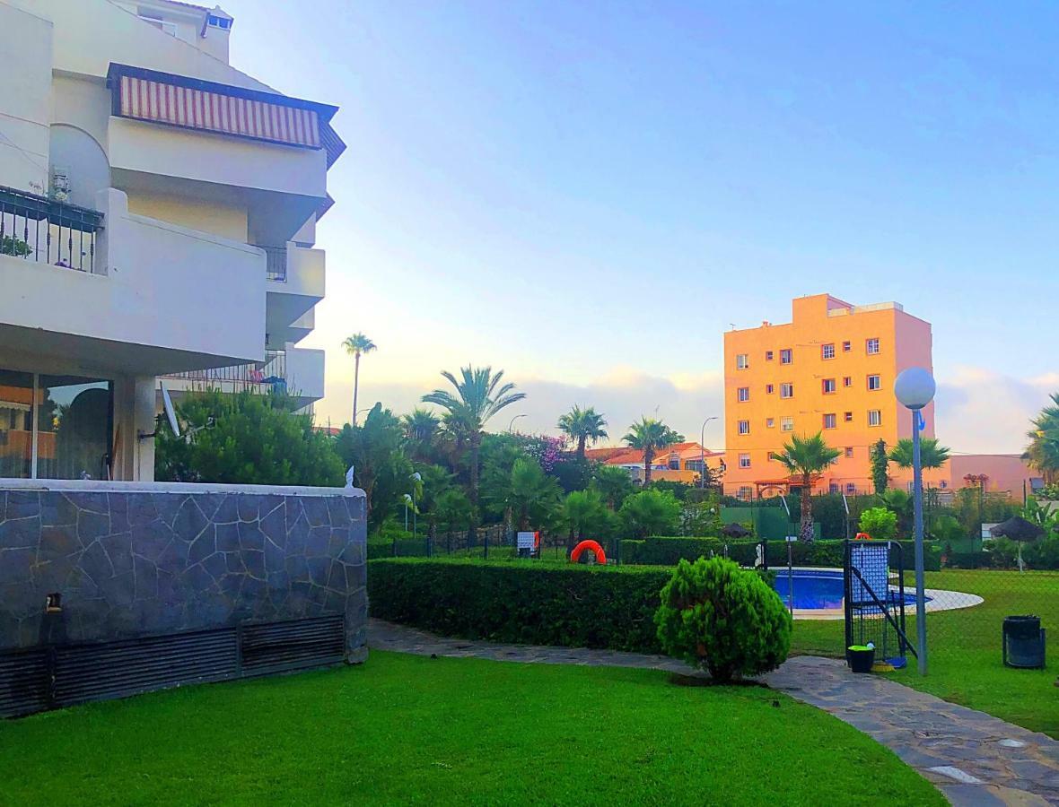 Seaview Apartment With Great Amenities & Facilities Benalmádena Buitenkant foto